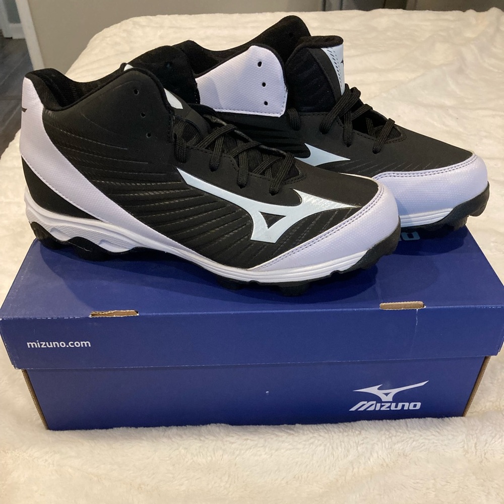 Mizuno Men’s Mid Cleats